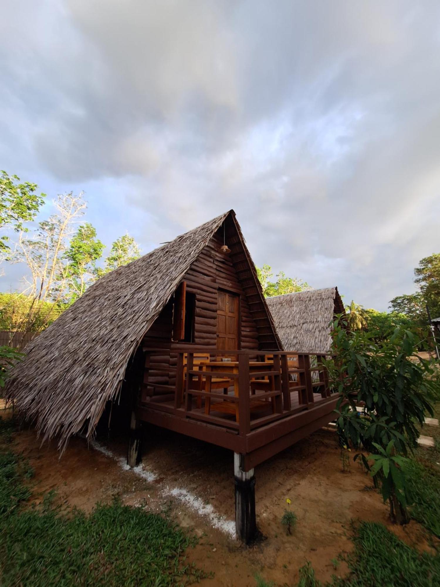 Hotel Phu Aunna Koh Phayam Exterior foto